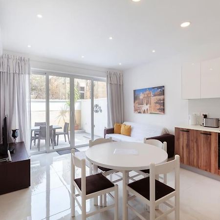 Comfy Apt With Terrace, 5 Mins To Sliema Ferries By 360 Estates Gzira Buitenkant foto