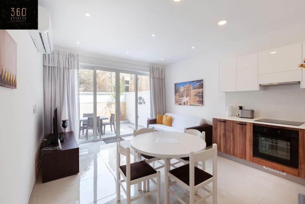 Comfy Apt With Terrace, 5 Mins To Sliema Ferries By 360 Estates Gzira Buitenkant foto