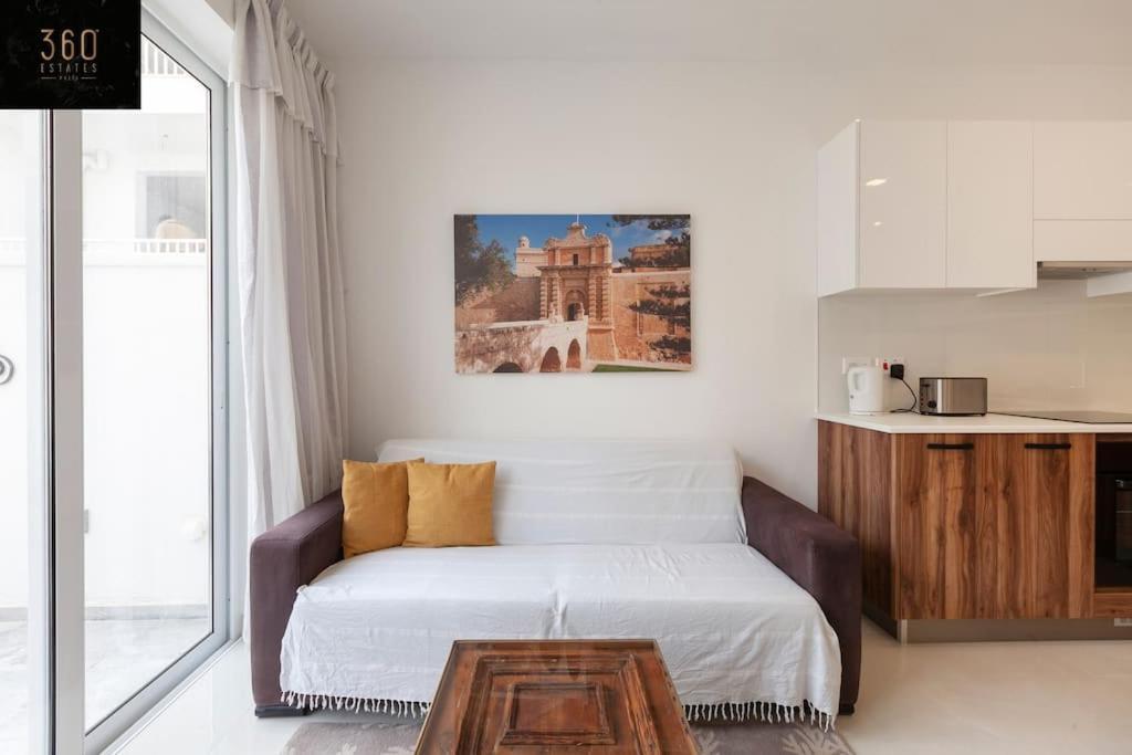 Comfy Apt With Terrace, 5 Mins To Sliema Ferries By 360 Estates Gzira Buitenkant foto