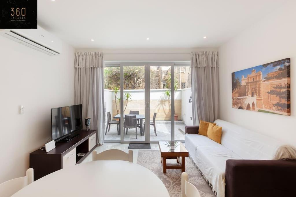 Comfy Apt With Terrace, 5 Mins To Sliema Ferries By 360 Estates Gzira Buitenkant foto