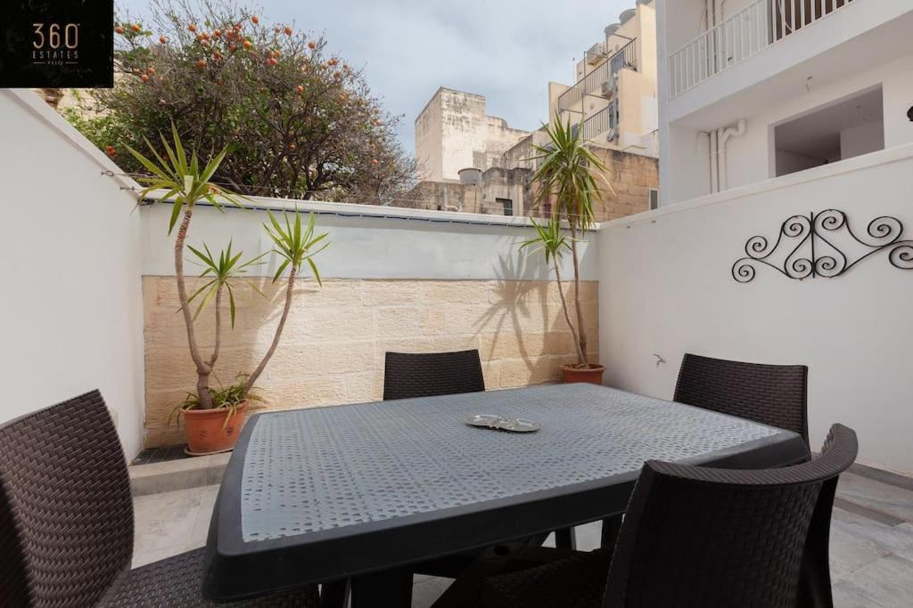 Comfy Apt With Terrace, 5 Mins To Sliema Ferries By 360 Estates Gzira Buitenkant foto
