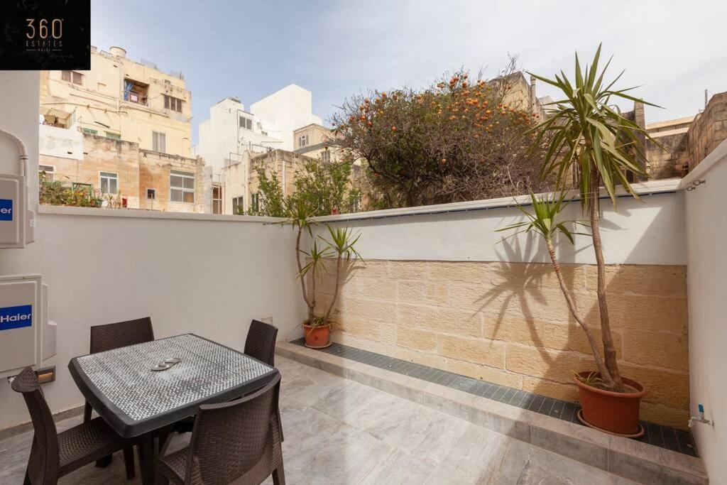 Comfy Apt With Terrace, 5 Mins To Sliema Ferries By 360 Estates Gzira Buitenkant foto